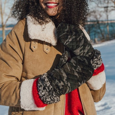  MUK LUKS Sequin Gloves